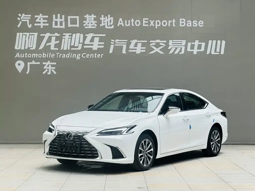 Lexus ES — фото 1