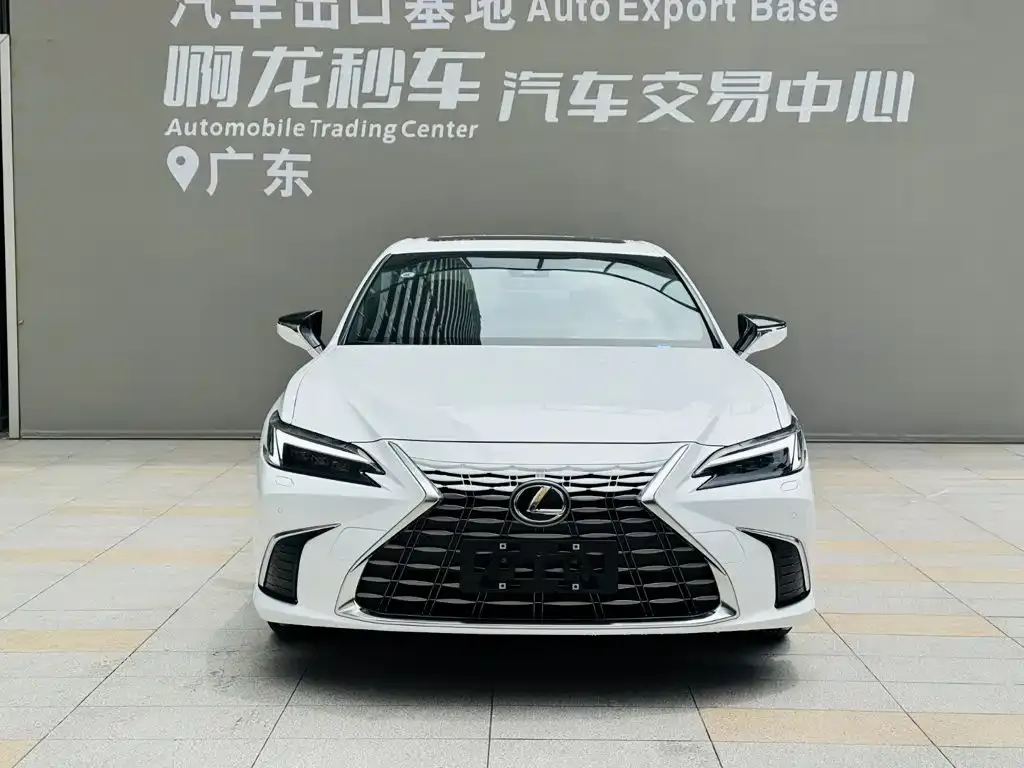 Lexus ES — фото 4