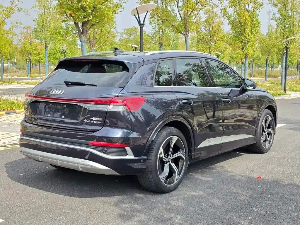 Audi Q4 e-tron — фото 3