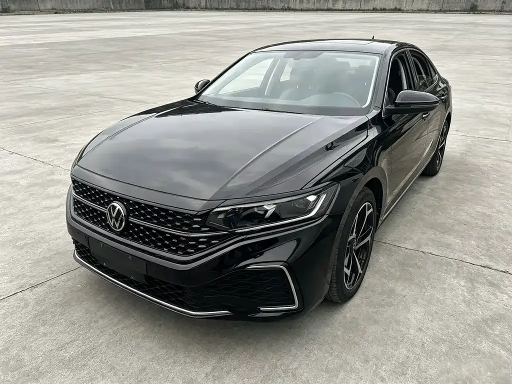 Volkswagen Passat — фото 1