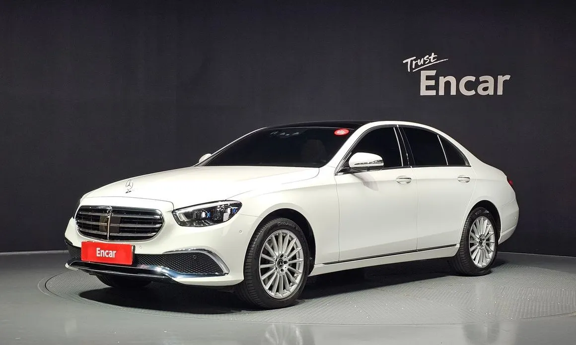Mercedes-Benz E-Class — фото 1