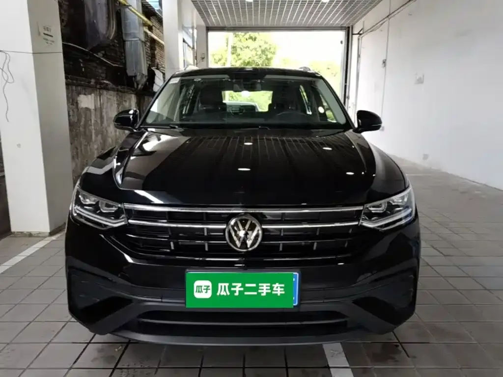 Volkswagen Tiguan L — фото 5