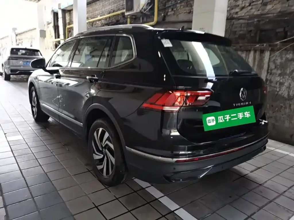 Volkswagen Tiguan L — фото 9