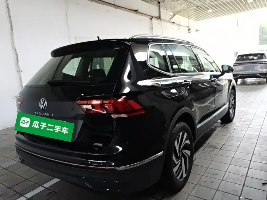 Volkswagen Tiguan L — фото 6