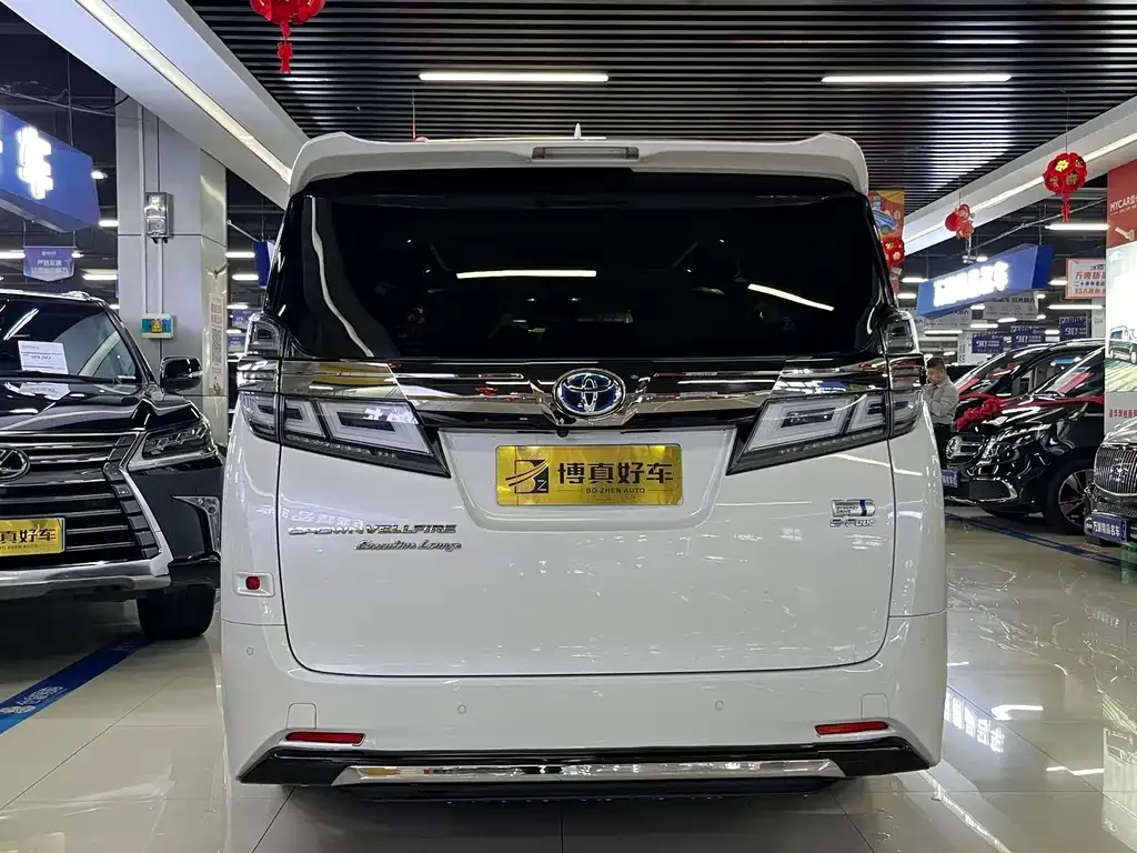 Toyota Vellfire — фото 6