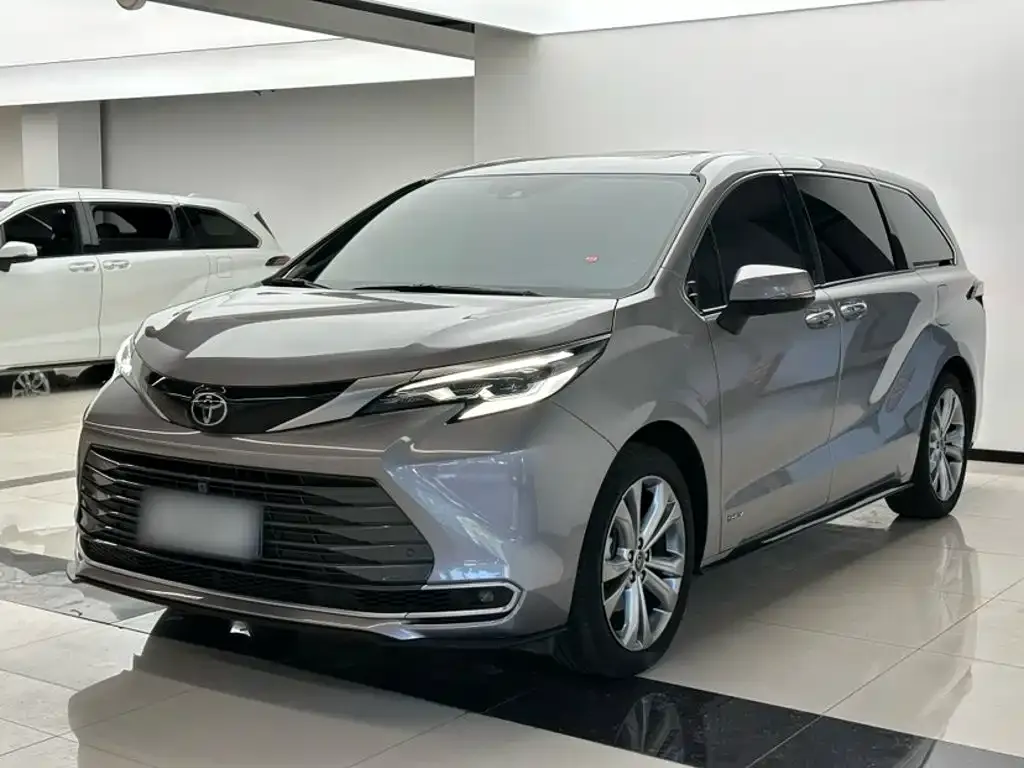 Toyota Sienna — фото 3