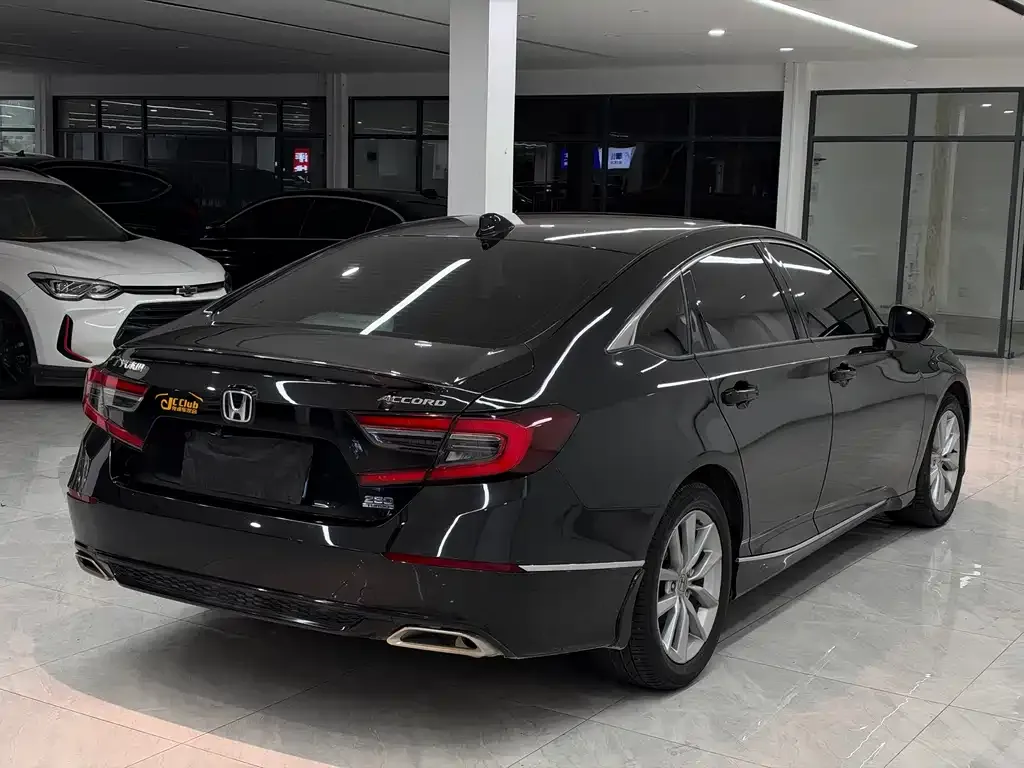 Honda Accord — фото 5