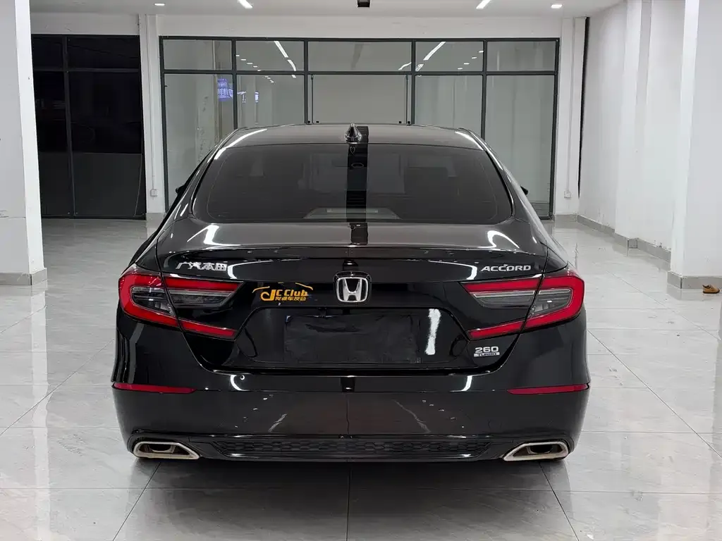 Honda Accord — фото 8