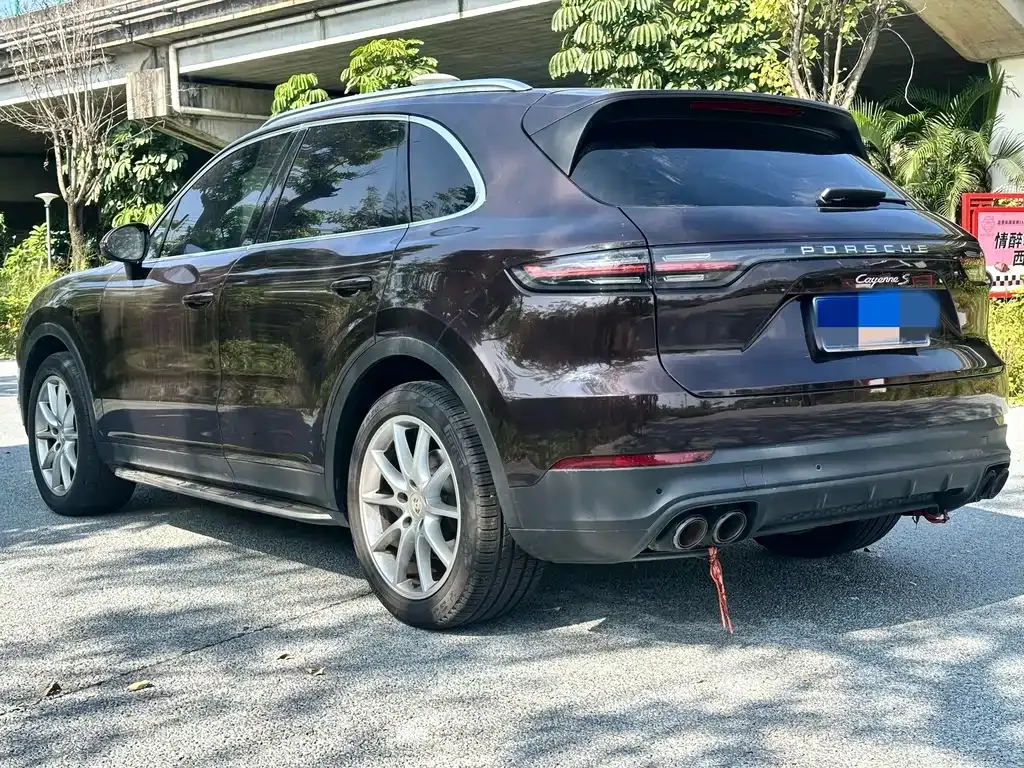 Porsche Cayenne — фото 9