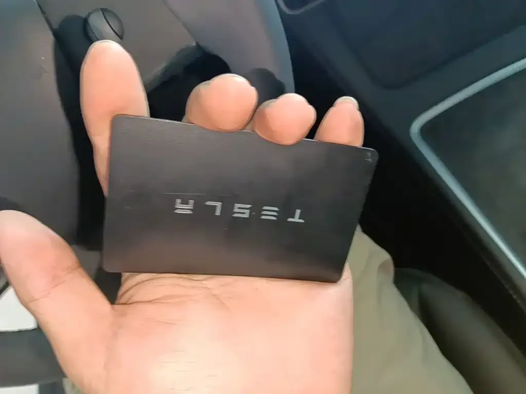 Tesla Model 3 — фото 7