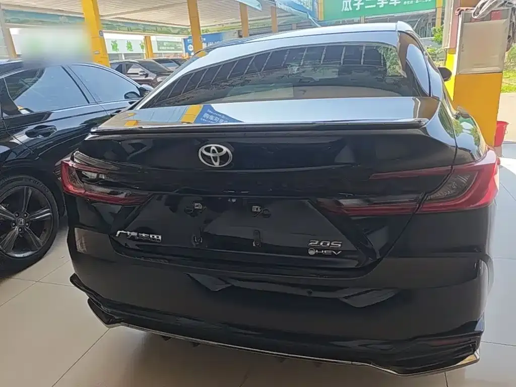 Toyota Camry — фото 6