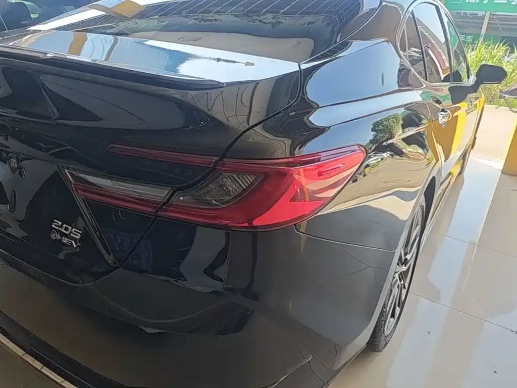 Toyota Camry — фото 7