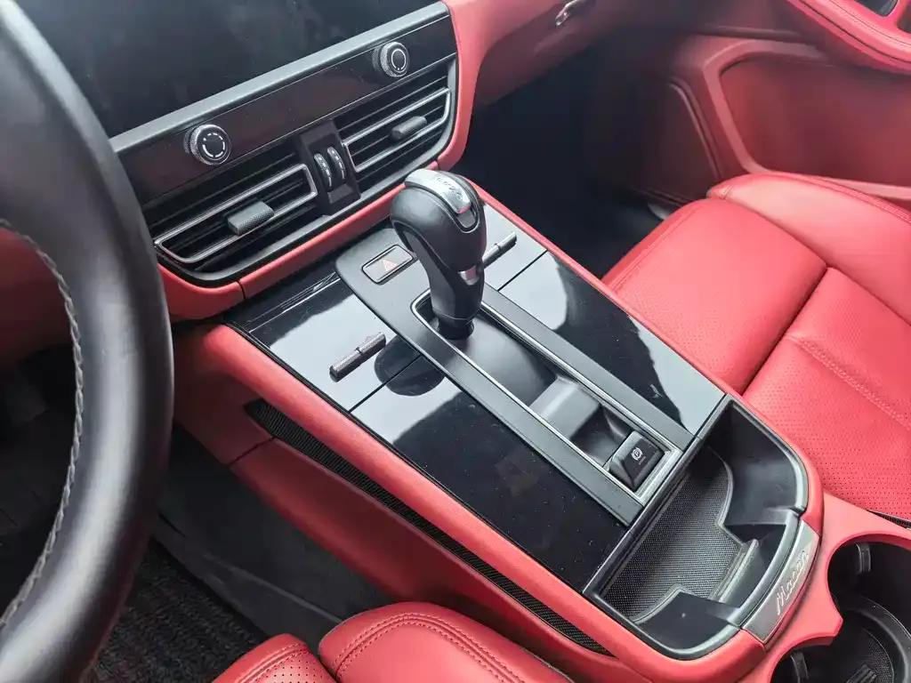 Porsche Macan — фото 10