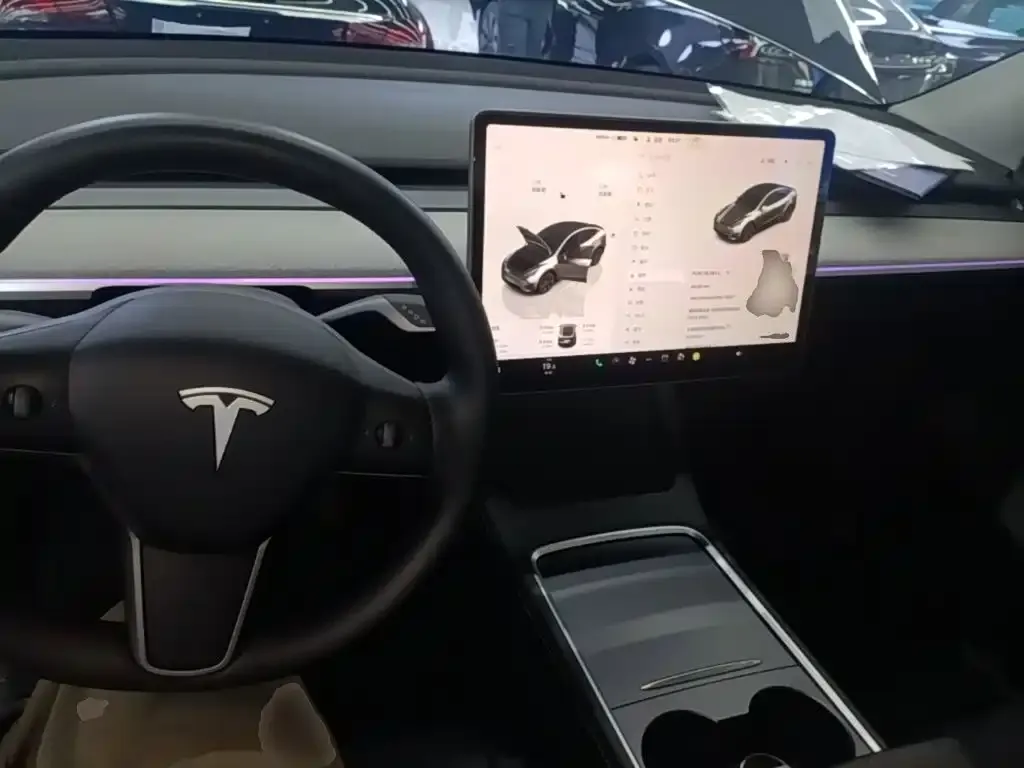 Tesla Model Y — фото 2
