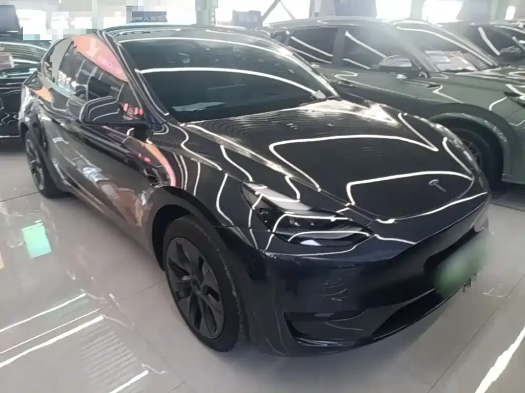 Tesla Model Y — фото 8