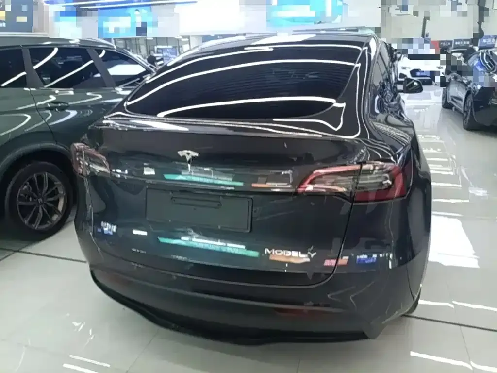 Tesla Model Y — фото 4