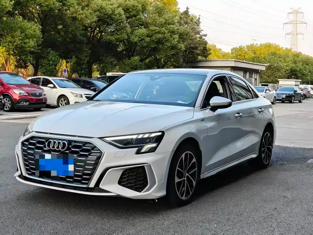 Audi A3 — фото 1
