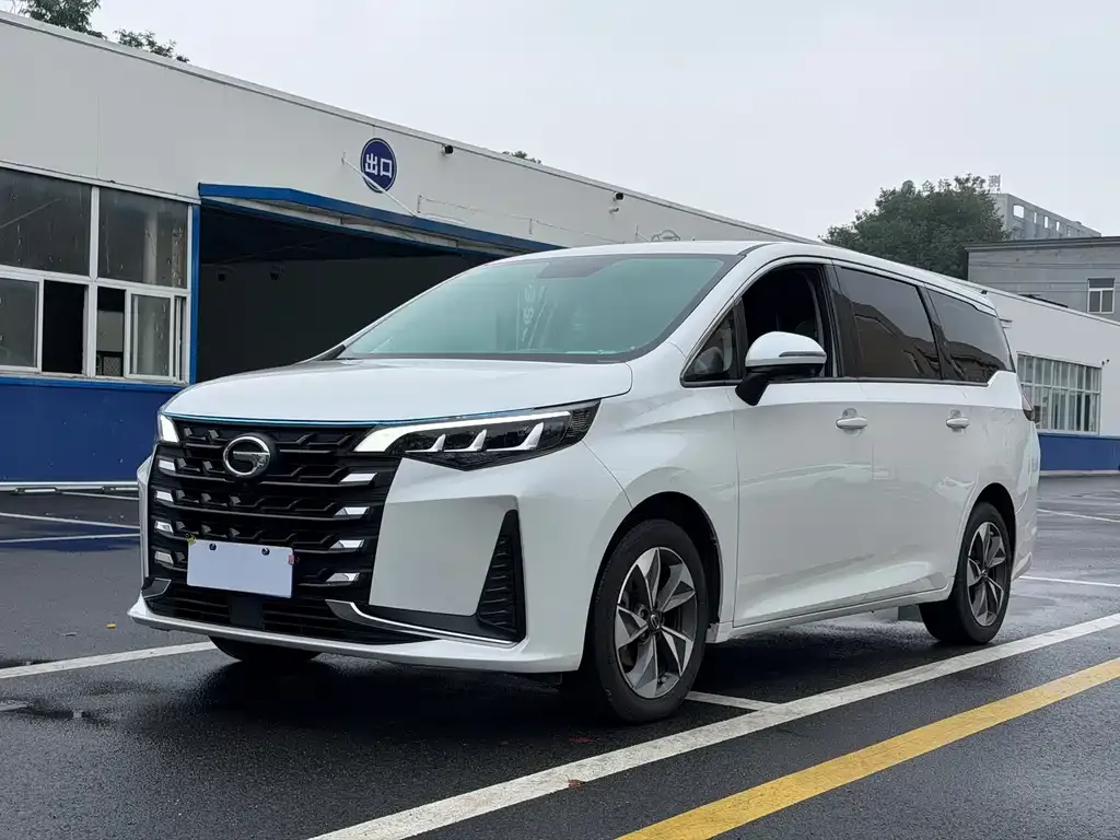 GAC Motor Trumpchi M6 — фото 1