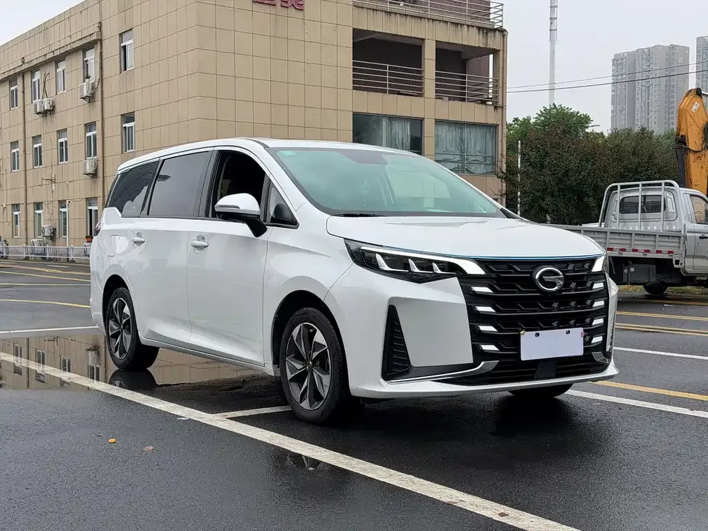 GAC Motor Trumpchi M6 — фото 2