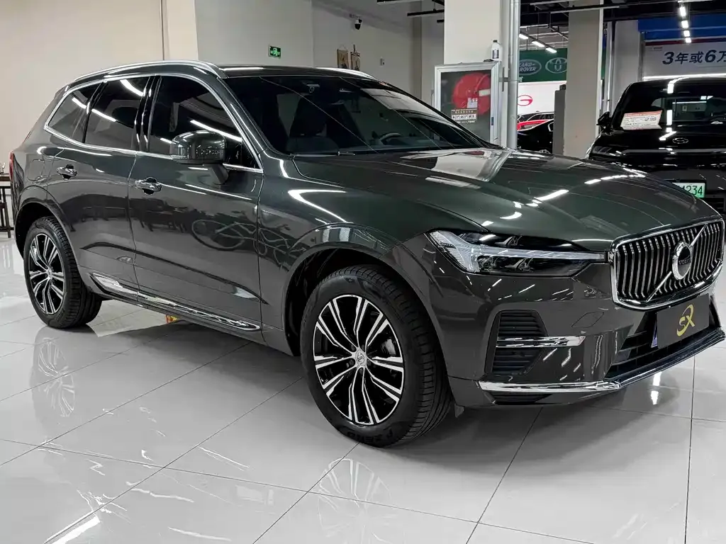Volvo XC60 — фото 10