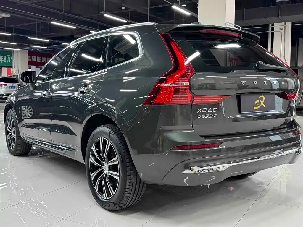 Volvo XC60 — фото 2