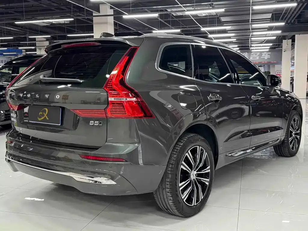Volvo XC60 — фото 9