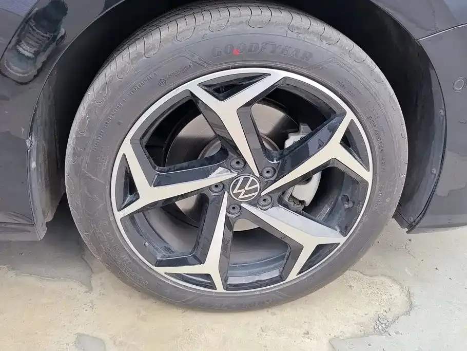 Volkswagen Passat — фото 8