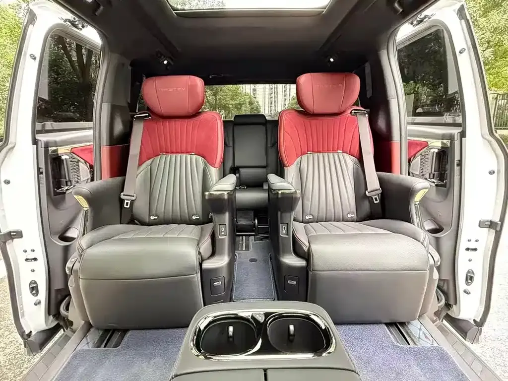 GAC Motor Trumpchi M8 — фото 10