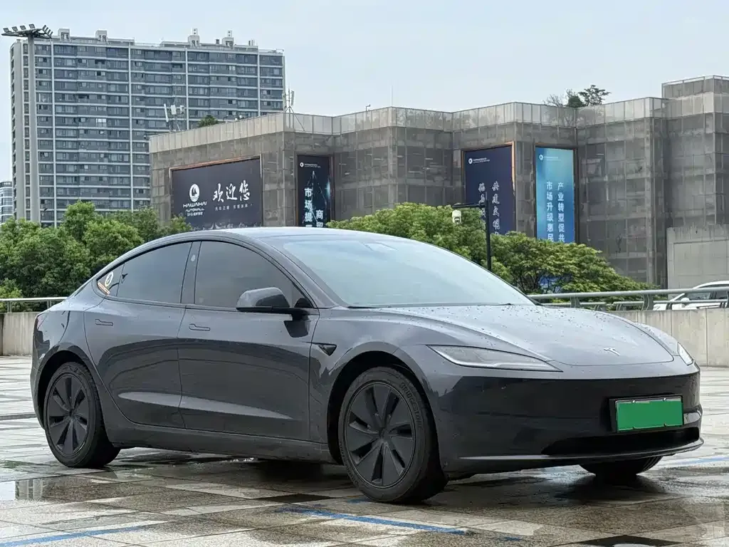 Tesla Model 3 — фото 9