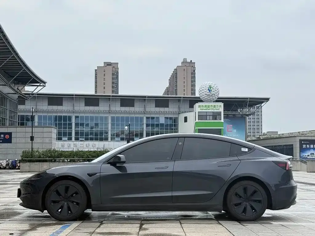 Tesla Model 3 — фото 4