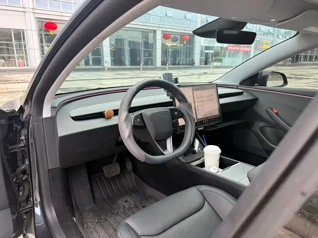 Tesla Model 3 — фото 5