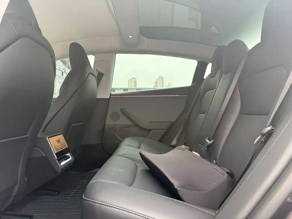 Tesla Model 3 — фото 2