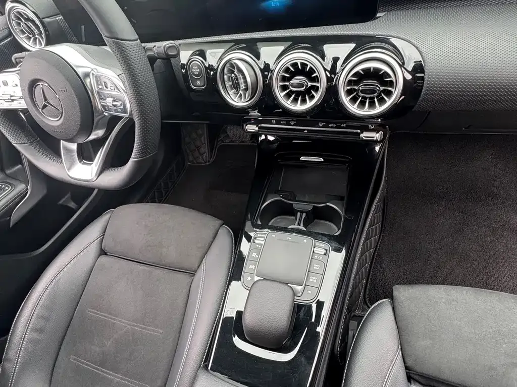 Mercedes-Benz A-Class — фото 10