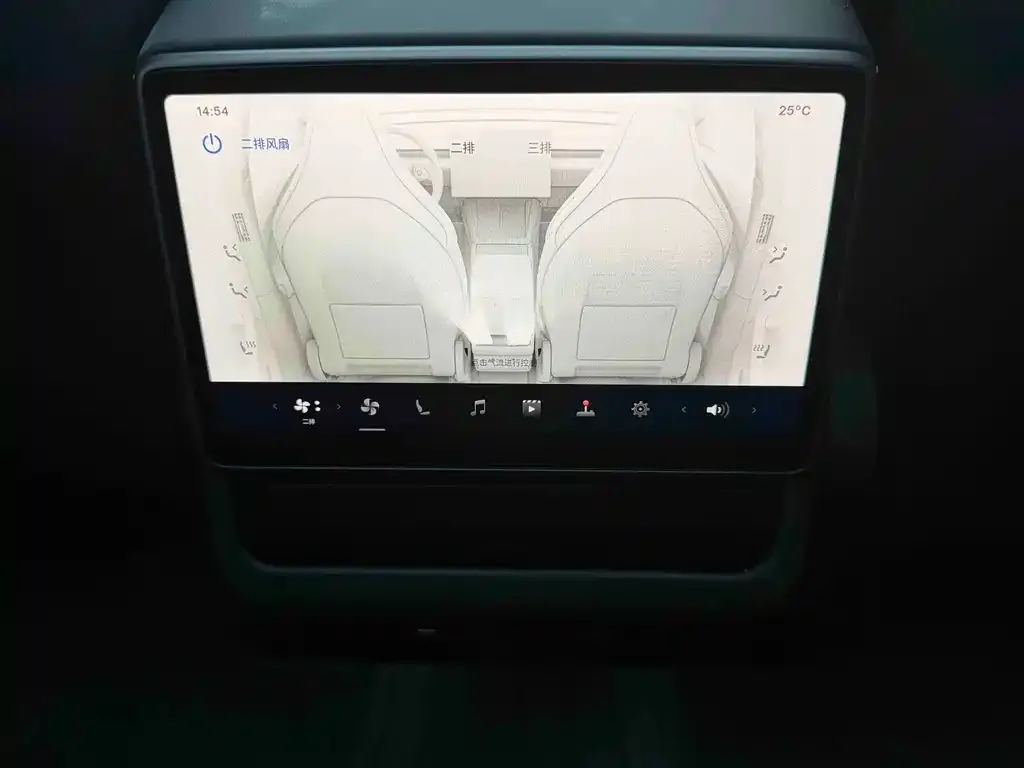 Tesla Model Y L — фото 2