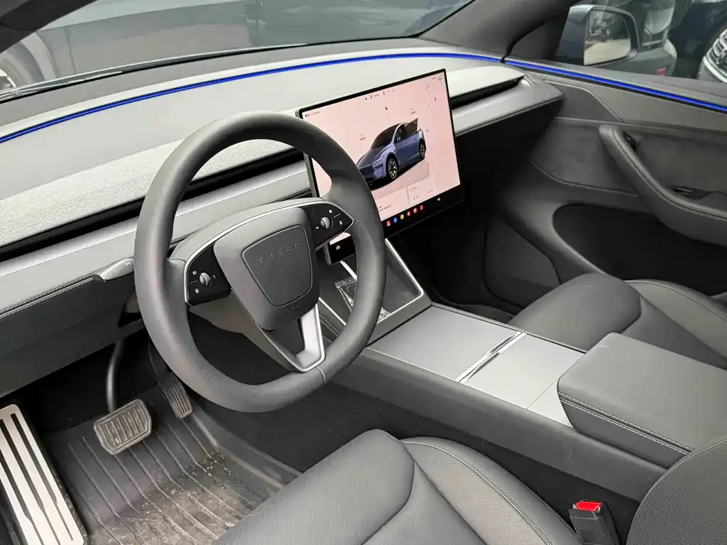 Tesla Model Y L — фото 9