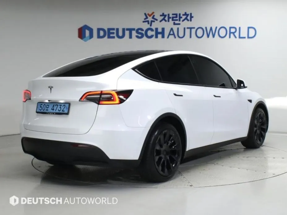 Tesla Model Y — фото 5