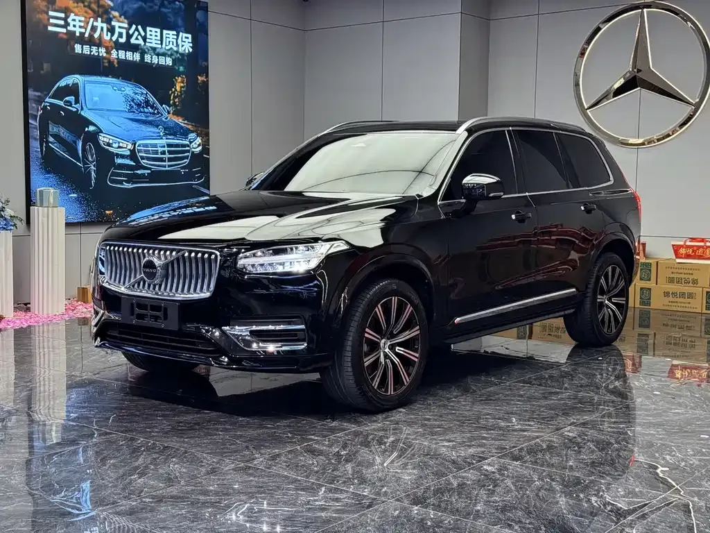 Volvo XC90 — фото 1