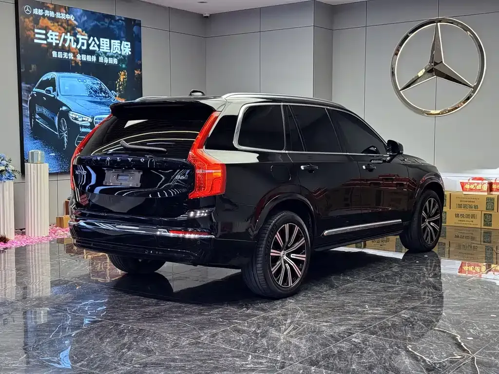 Volvo XC90 — фото 8