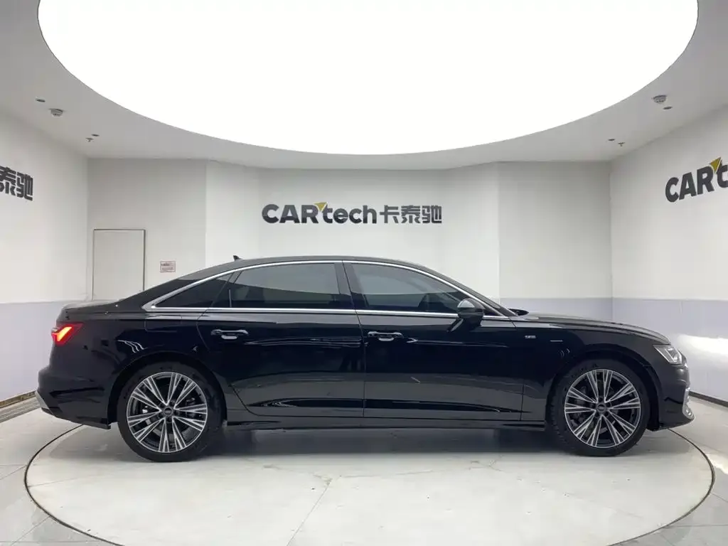 Audi A6L — фото 8