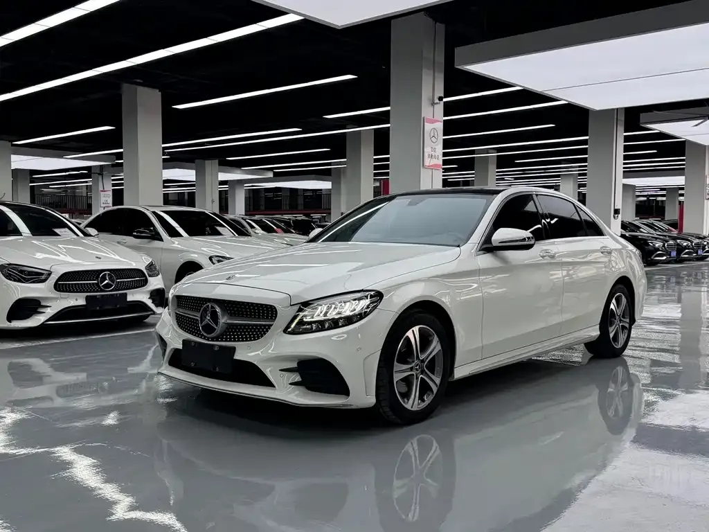 Mercedes-Benz C-Class — фото 1