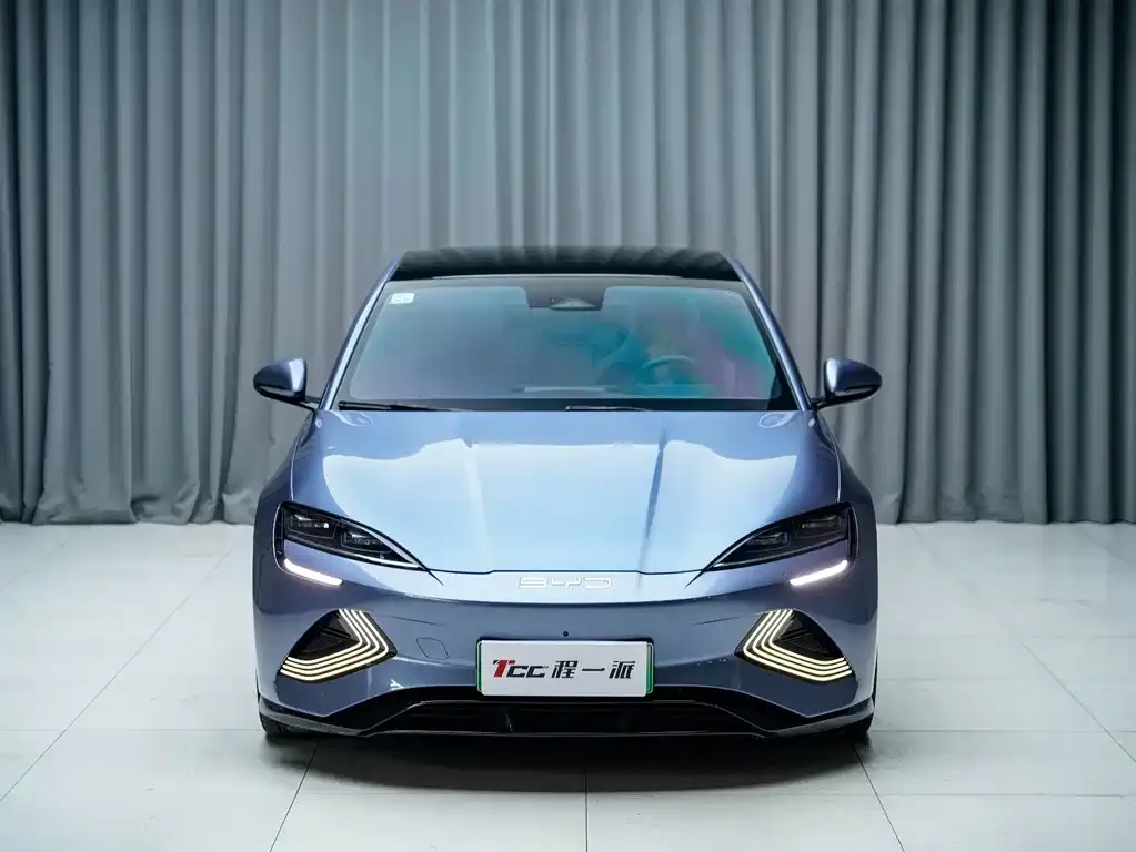 BYD Seal — фото 2