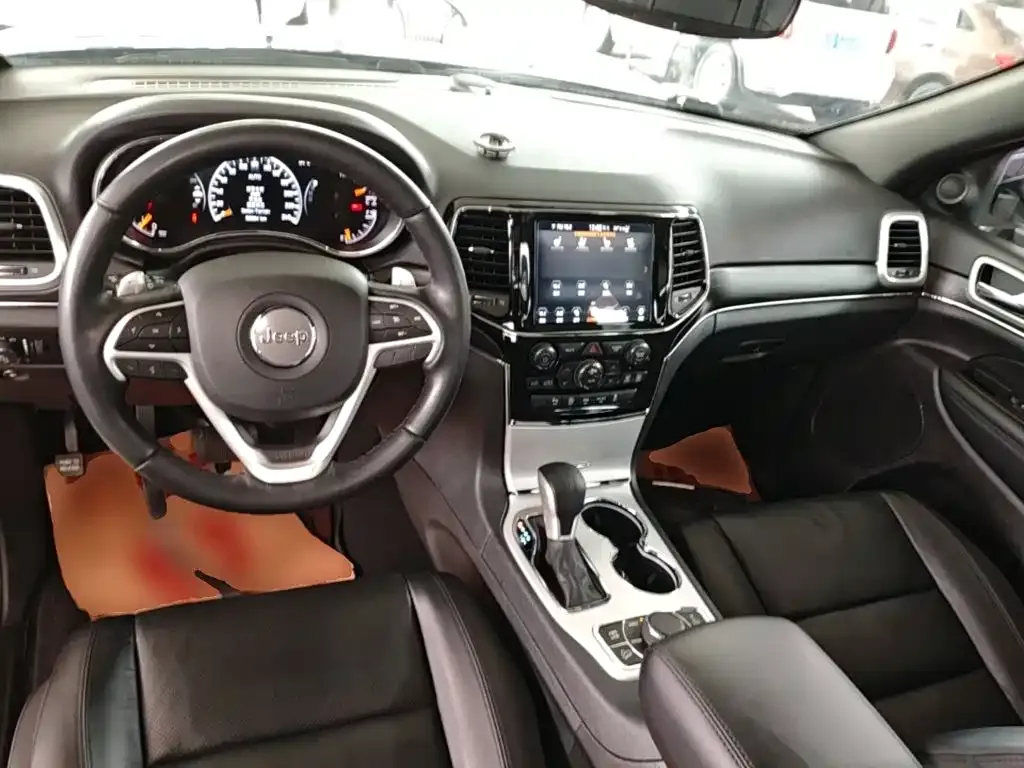 Jeep Grand Cherokee (Import) — фото 4