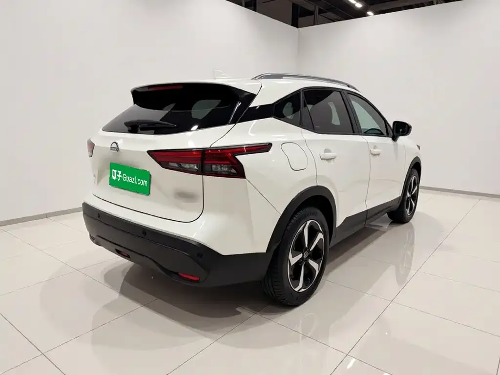 Nissan Qashqai — фото 10