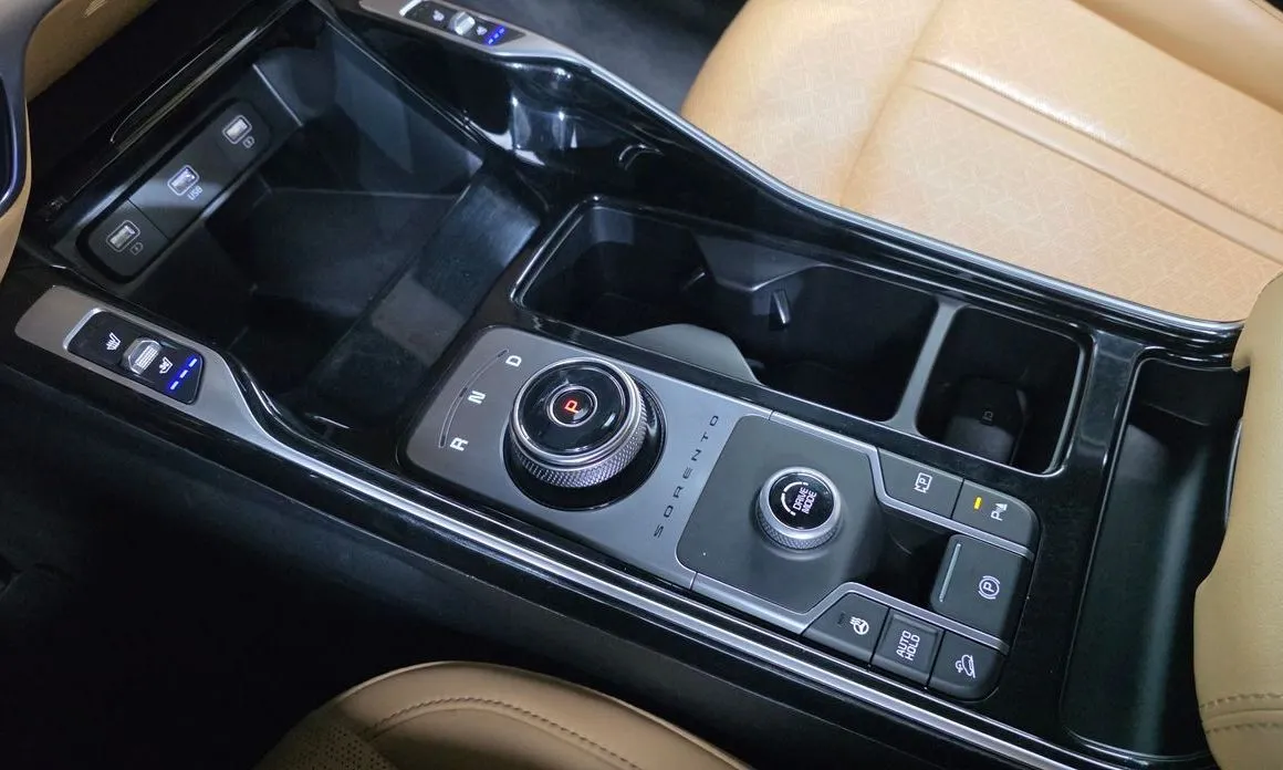 Kia Sorento — фото 9