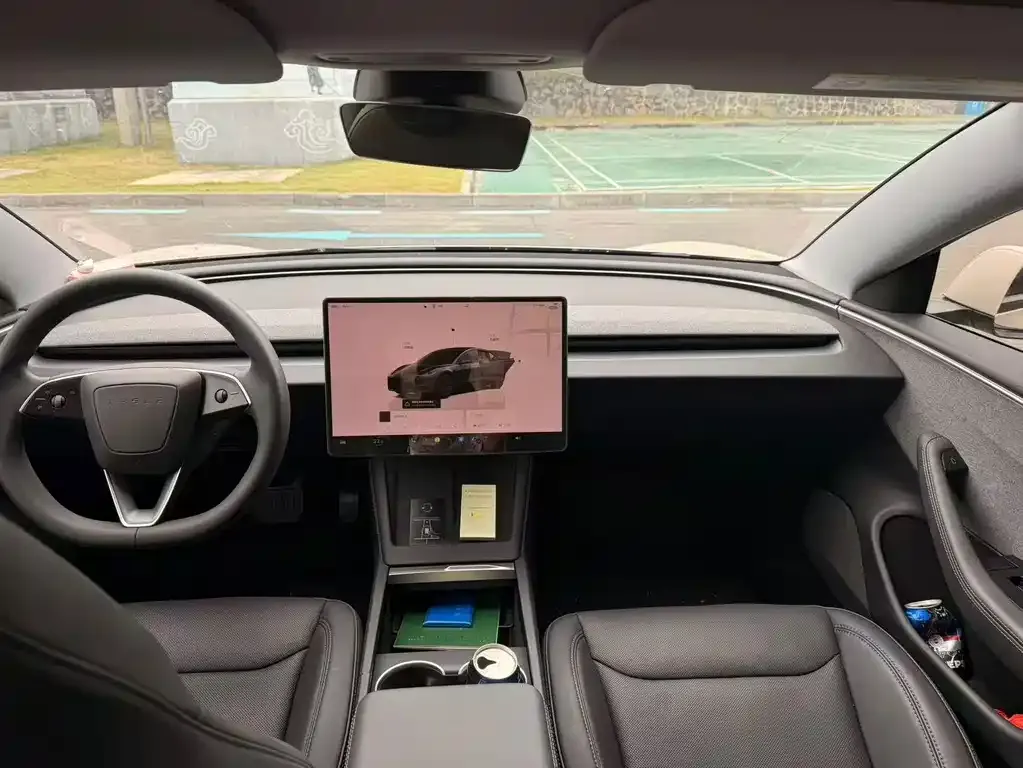 Tesla Model 3 — фото 3
