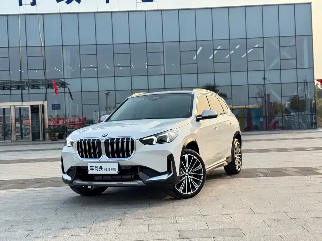 BMW X1 — фото 1