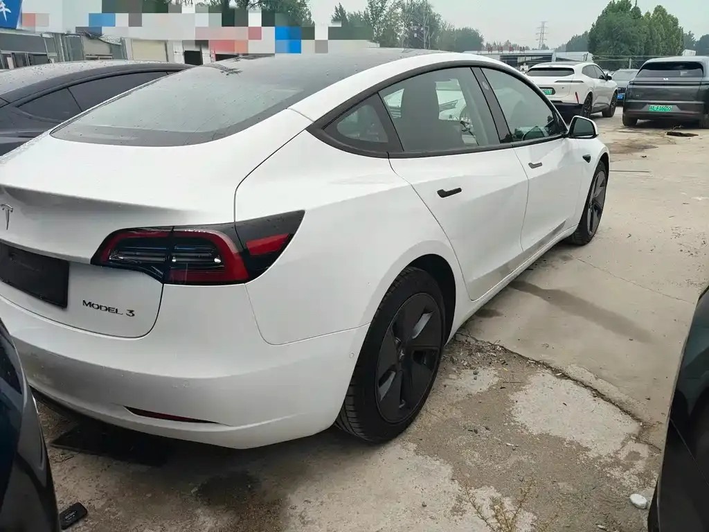 Tesla Model 3 — фото 3