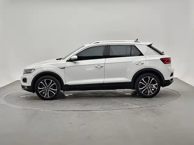 Volkswagen T-Roc — фото 9