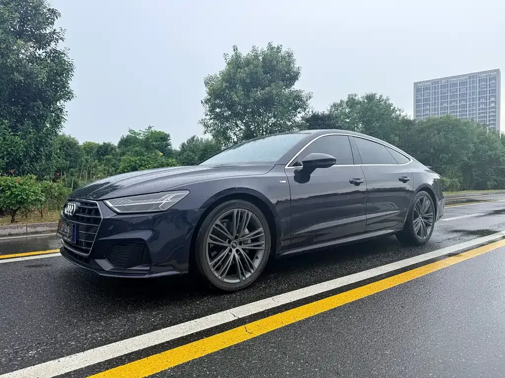 Audi A7 — фото 1