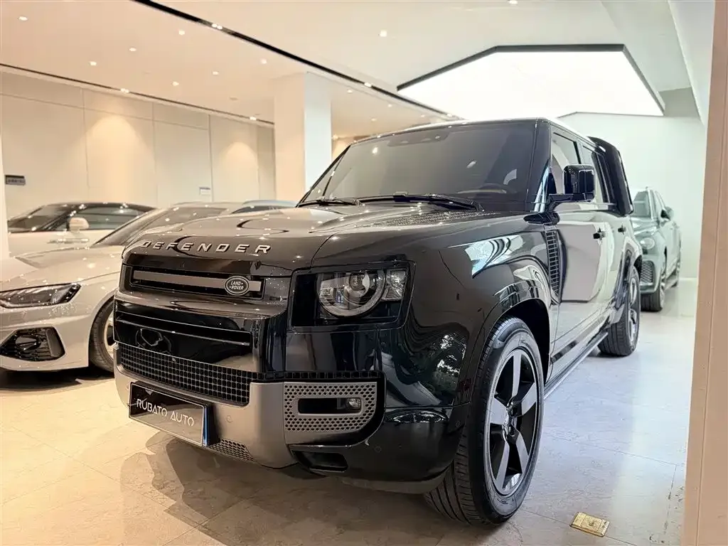 Land Rover Defender — фото 1